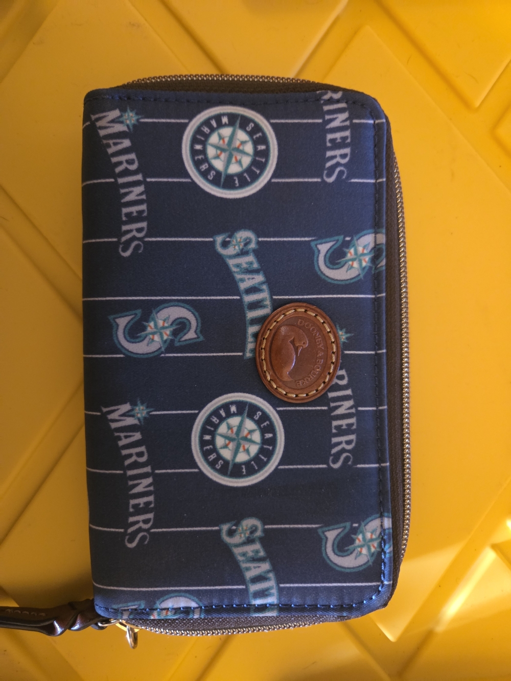 Dooney & Bourke Seattle Mariners Navy Teal Zip Wallet